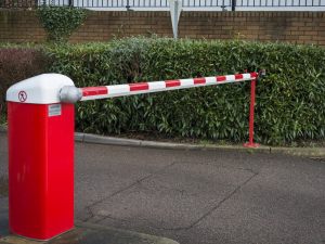 Il Comune non può impedire la sbarra automatica all'ingresso del caseggiato senza valide ragioni