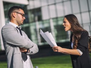 Attenzione alle dichiarazioni offensive anche via mail nei confronti dell'amministratore o altro condomino: si rischiano conseguenze penali