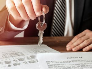 È possibile ricevere un avviso di liquidazione di imposta di registro per un contratto di locazione del 2017?