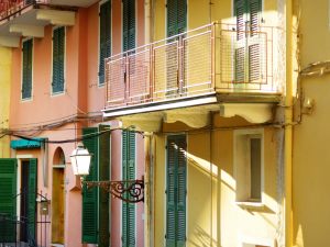 Sussiste il diritto di abitazione del coniuge superstite sull'immobile del defunto in comproprietà con terzi?