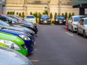 Azione possessoria a tutela della servitù di passo per accesso al posto auto, quali diritti?