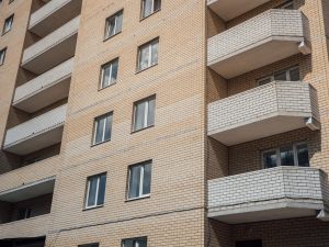 Anche in caso di aggiudicazione di un immobile parte di un condominio vale il principio dell'art. 63 disp att. c.c.?