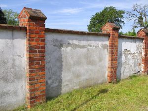 Il comproprietario di un muro comune può sopraelevare senza limiti?