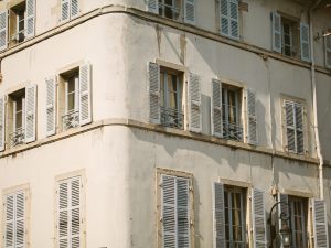 Dismissione bene o servizio condominiale: è possibile?