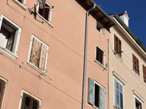 Apertura nel muro perimetrale del condominio: è possibile?