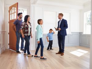 Agente immobiliare, obbligo di informazione e debiti condominiali del venditore non comunicati all’acquirente