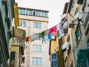 Per sua natura il cortile è sempre da considerarsi condominiale?