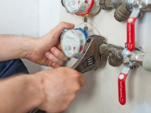 Inutile il tentativo del moroso furbetto rimasto senza acqua di riottenere la fornitura idrica
