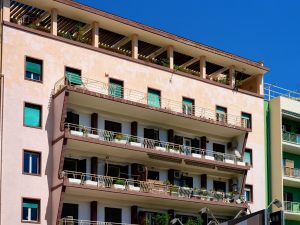 Per ottenere il rimborso delle anticipazioni di spesa l'ex amministratore deve presentare prove valide