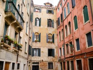 Locazione non abitativa: riduzione del canone per ridotta godibilità dell'immobile. Quando è possibile?