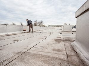 Presunzione di condominialità del lastrico: è superata dal silenzio del titolo?