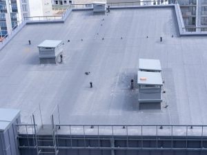 Infiltrazioni da terrazza a livello di proprietà esclusiva: si agisce nei confronti dell'effettivo proprietario