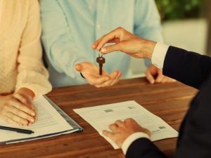 Incompatibilità tra l'attività di amministratore di condominio e quella di agente immobiliare: una questione ancora irrisolta