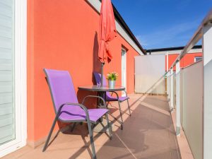 È complicato provare lo spostamento del divisorio del balcone da parte del vicino