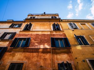 E se la facciata dopo mesi dalla consegna dei lavori di tinteggiatura gradualmente perde colore?