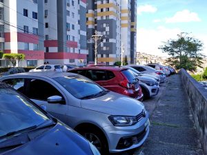 Riassegnazione posti auto in condominio: diritti e limiti dopo acquisto SUV