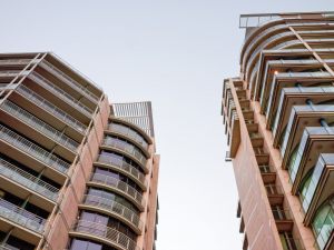 Condominio formato da due edifici autonomi e ripartizione delle spese di rifacimento delle facciate