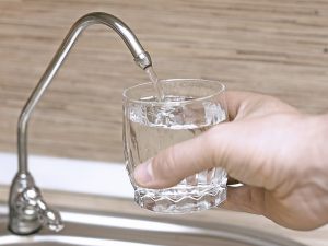 Se la società erogatrice somministra acqua non potabile i condomini pagano metà del canone per i servizi idrici