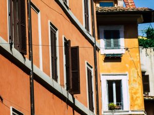 Se l'amministratore rinuncia irrevocabilmente all'incarico nel procedimento di mediazione, cade l'interesse ad impugnare la delibera di nomina