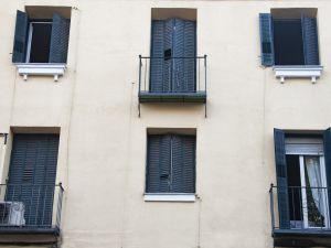 Il proprietario di un immobile pignorato è legittimato a partecipare all'assemblea di condominio