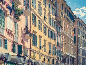 Cessione immobile in condominio: chi paga gli oneri arretrati approvati dopo la vendita?