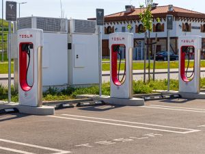 Dal 15 febbraio 2024 si può fare domanda per ottenere il contributo per l'installazione di colonnine di ricarica elettrica