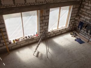 Lavori in casa eseguiti non a regola d'arte da ditte diverse: chi paga i danni al proprietario, la prima impresa o la seconda?