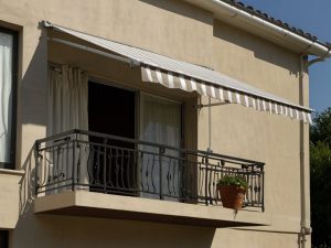 Tende da sole in condominio: il Decreto salva casa