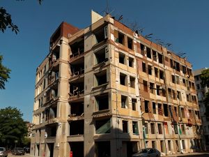 Compravendita di immobile e spese straordinarie di ristrutturazione dell'edificio deliberate e taciute ai compratori, quali conseguenze?