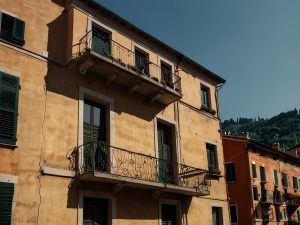 Appartamenti in condominio: l'accessibilità da più scale condiziona i millesimi?