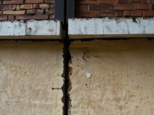 Infiltrazioni, immobile inagibile e diritto del danneggiato alle spese per l'alloggio in albergo
