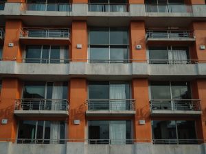 Appalto e patto con cui si rinuncia al vincolo di solidarietà tra condomini: problema legittimazione passiva del condominio