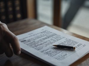 L'accesso ai documenti condominiali può avvenire direttamente senza richieste giudiziali superflue.