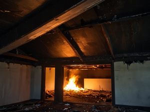 Il condomino non può agire direttamente contro la compagnia assicuratrice del condominio