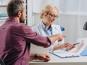 Infiltrazioni e ambiente insalubre: il diritto alla salute dei condomini giustifica l'ordinanza cautelare immediata contro l'inerzia dell'amministratore