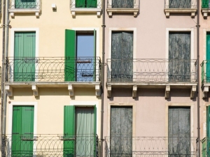 L'amministratore non può proporre lo scioglimento del condominio per mancanza di legittimazione attiva