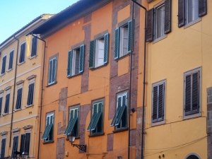 Presunzione di condominialità del lastrico: quali presupposti?