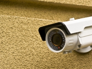 Atti vandalici in condomino e impianto di videosorveglianza: come redigere delibera e verbale