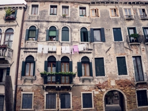 Titolarità del vespaio in condomino: la Cassazione ha opinioni diverse ma è solo un conflitto apparente