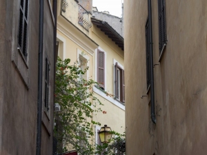 Modesto rialzo del tetto: esclusa la violazione delle distanze legali