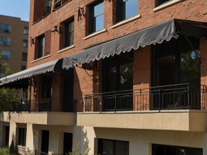 Le tende da sole sui balconi condominiali