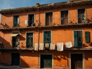 Per i danni da rigurgito della condotta fognaria, paga il condominio