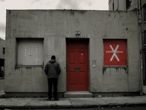 Occupazione senza titolo di immobile privo di agibilità: il proprietario ha diritto all'indennità